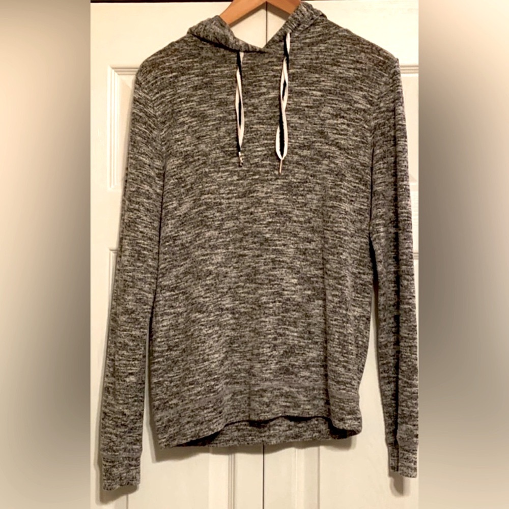 Derek Heart, long sleeve thin knit hoodie top, size medium, EUC